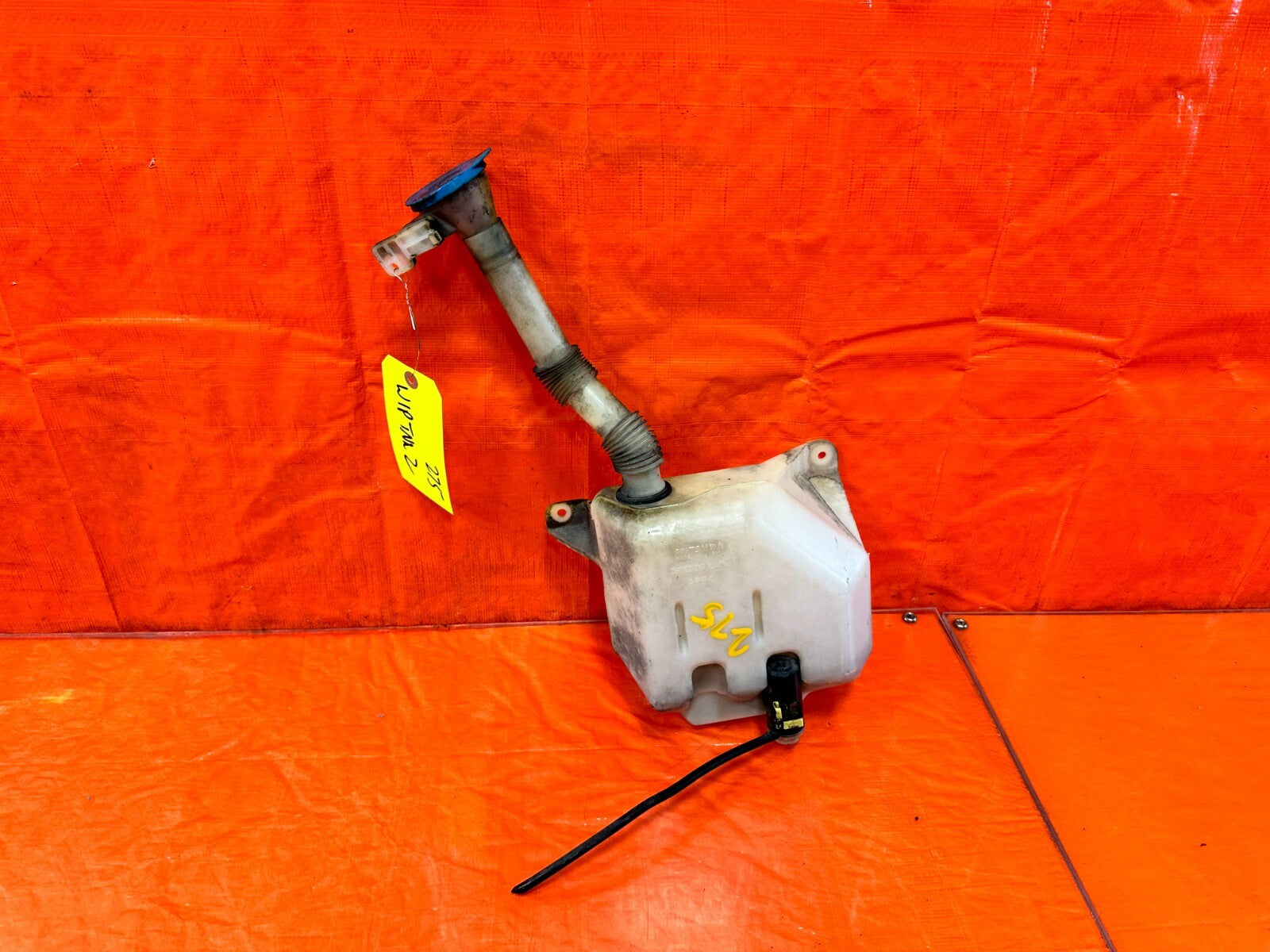 04 08 ACURA TSX   WINDSHIELD WIPER RESERVOIR TANK W/ MOTOR   OEM FACTORY #2750