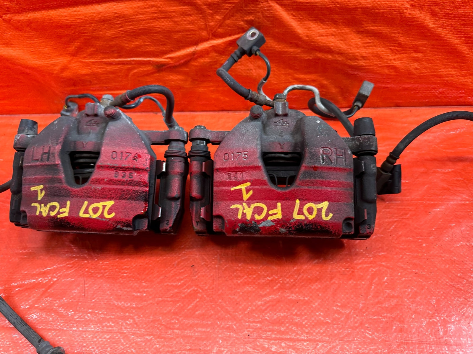 08 15 INFINITI G37 Q60   NON SPORT MODEL   LEFT 7 RIGHT FRONT BRAKE CALIPERS 2077