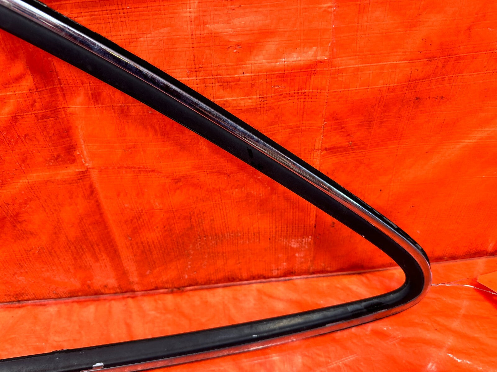 92 00 LEXUS SC300   DRIVER LEFT REAR QUARTER GLASS TRIM   OEM FACTORY #2769