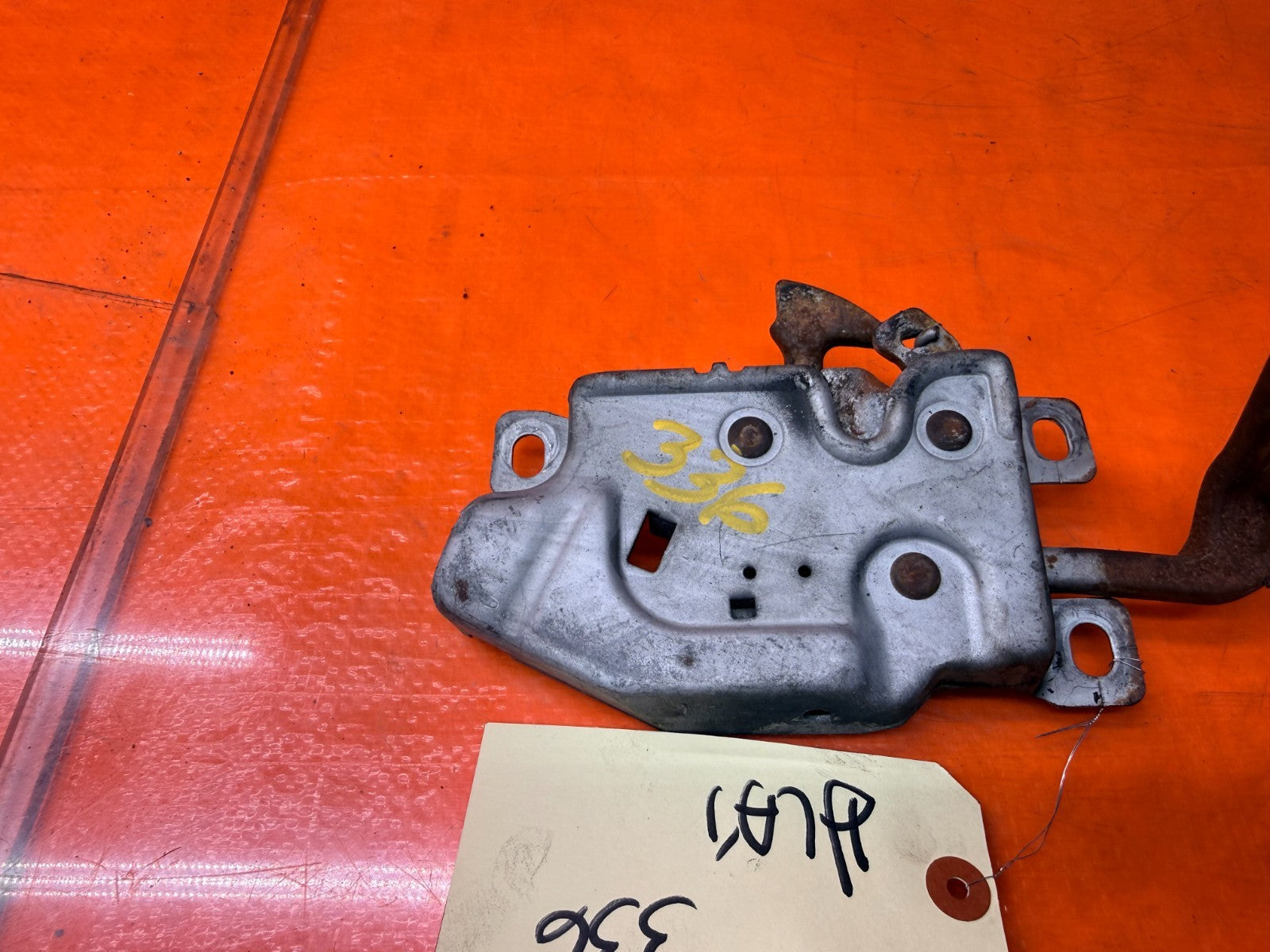 97 01 HONDA PRELUDE 2.2L FRONT HOOD LOCK LATCH CATCH ACTUATOR ASSEMBLY OEM #3366