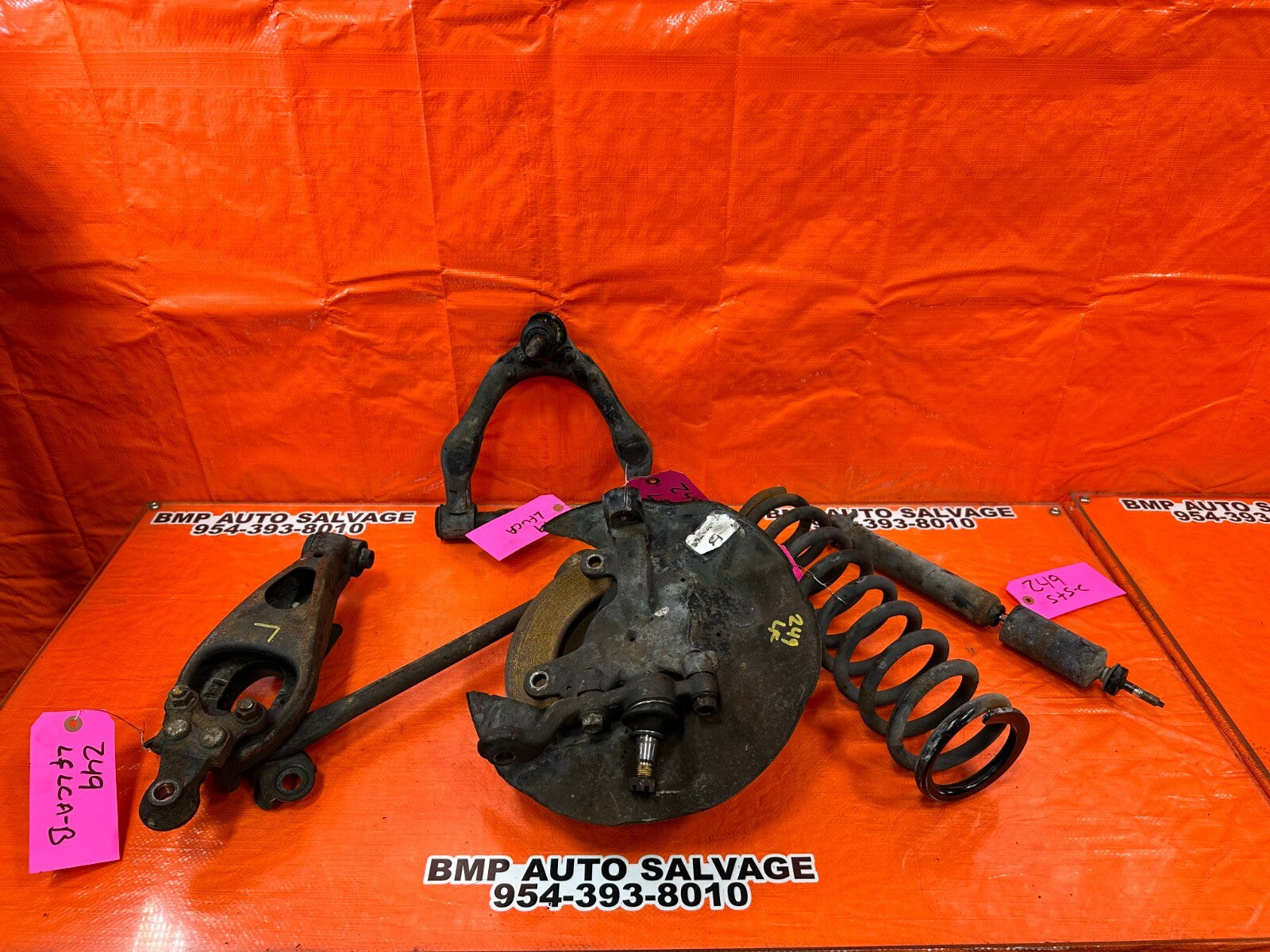 96 00 TOYOTA TACOMA   2.4L   MANUAL ONLY   LEFT FRONT SPINDLE W/ CONTROL ARMS10