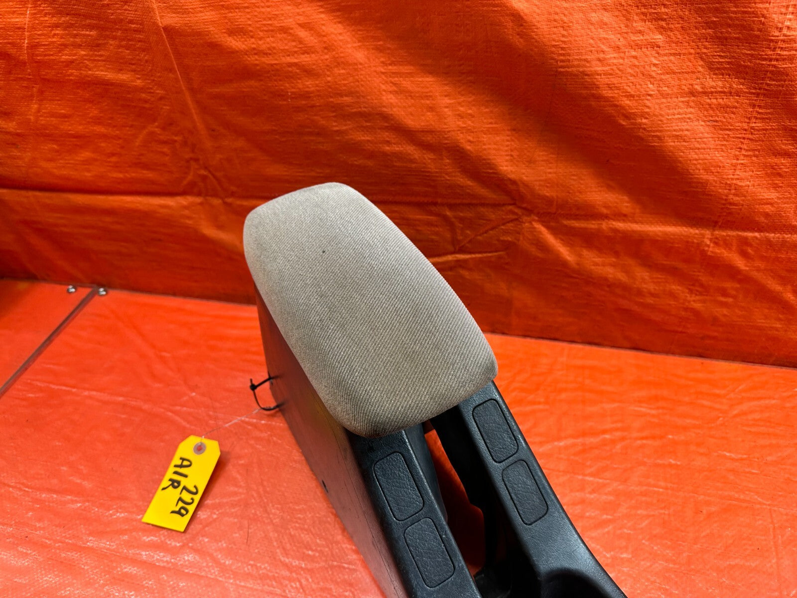 94   01 ACURA INTEGRA   CENTER CONSOLE ARM REST   TAN CLOTH TOP OEM FACTORY 2293