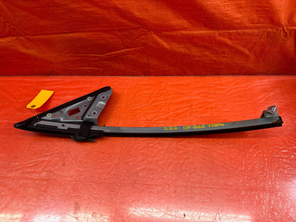 08 15 INFINITI G37 COUPE & CONVERTIBLE DRIVER LEFT DOOR GLASS CORNER SUPPORT 2324