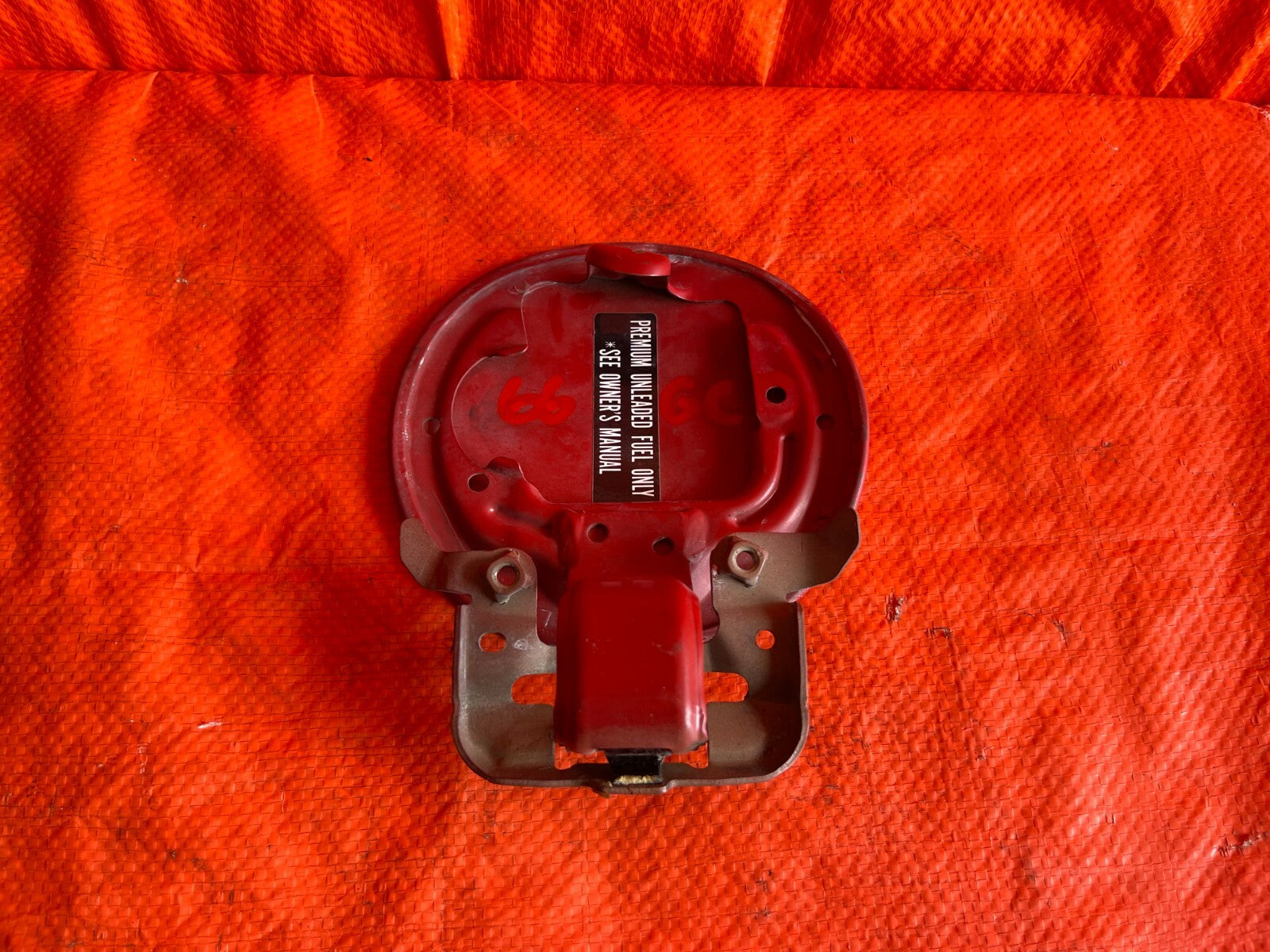 06 11 HONDA CIVIC SEDAN 4D   GASOLINE GAS FUEL CAP FILLER LID COVER RED OEM #665