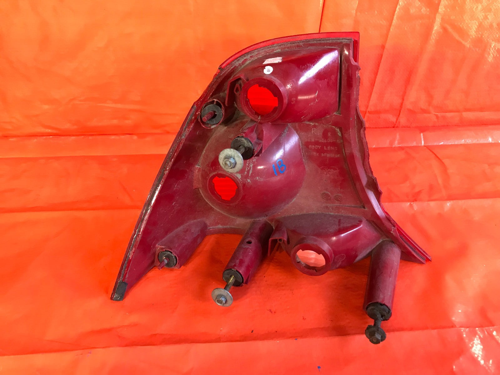 OEM 2003 03 FORD FOCUS 4 DOOR SEDAN PASSENGER RIGHT TAIL LIGHT LAMP R RH FLAWS!6
