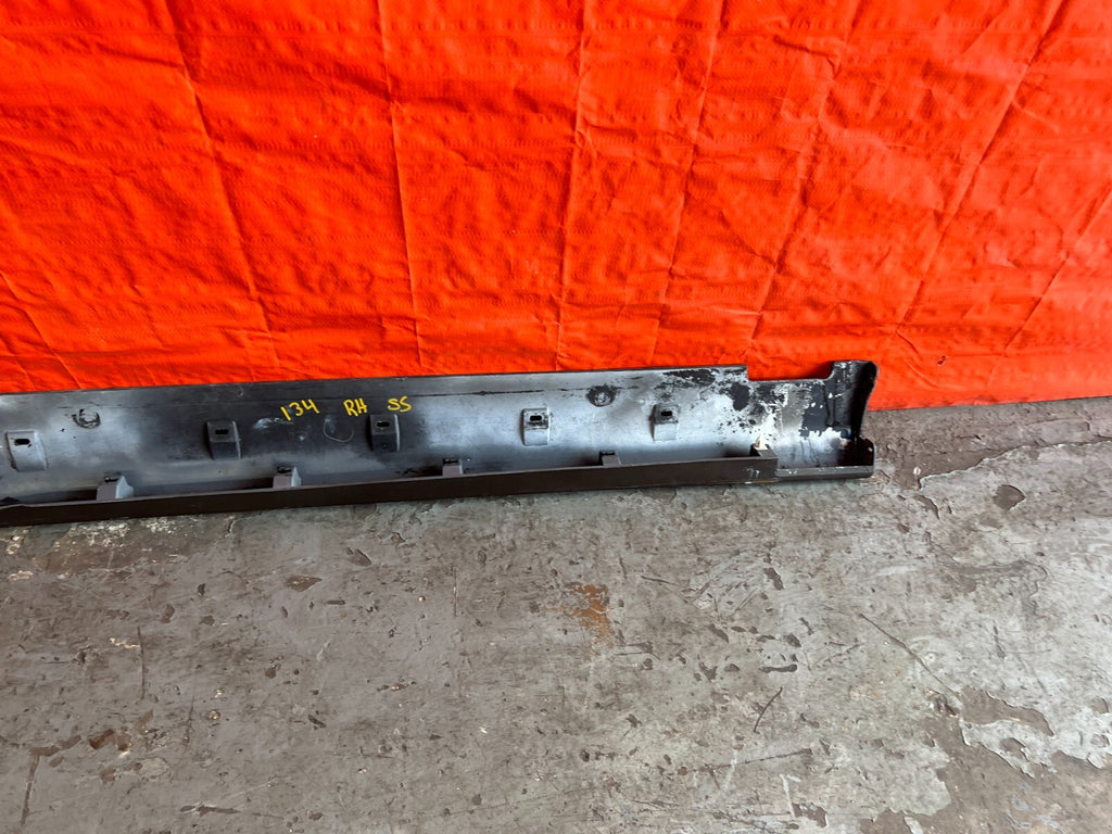94 01 ACURA INTEGRA   2 DOOR   SIDE SKIRT ROCKER MODLING RIGHT SIDE OEM #1348