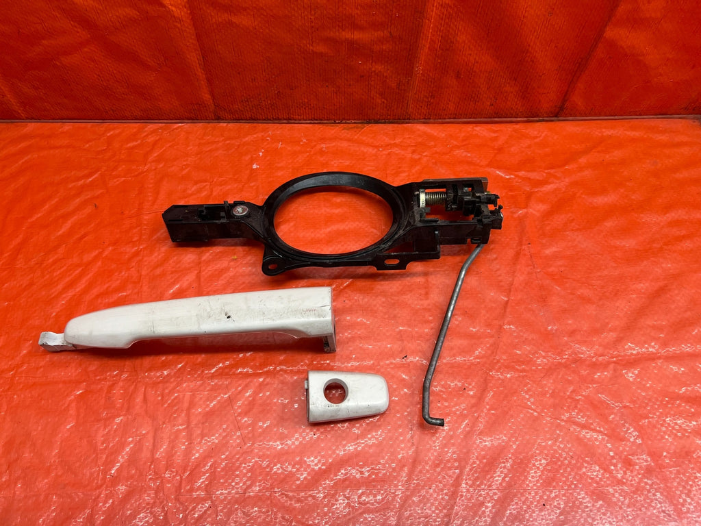 08 15 LANCER EVOLUTION X EVO 10 GSR   LEFT FRONT EXTERIOR DOOR HANDLE   OEM 1759