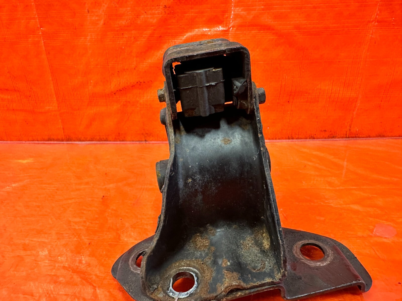 93 97 HONDA DEL SOL   92 95 CIVIC   UPPER MANUAL TRANSMISSION MOUNT OEM #2726