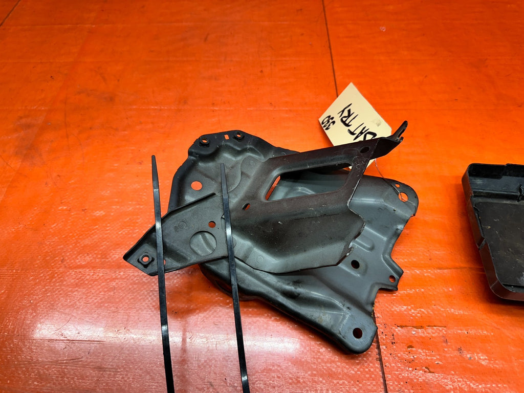 04 08 ACURA TSX 2.4L BATTERY TRAY BASE BRACKET TIE DOWN OEM #3307