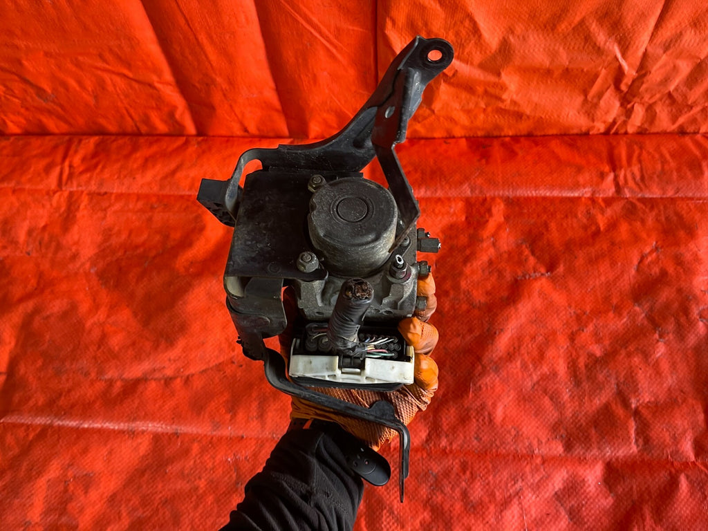 00 05 TOYOTA CELICA GT & GT S   ABS PUMP MODULATOR VALVE   OEM OE FACTORY5