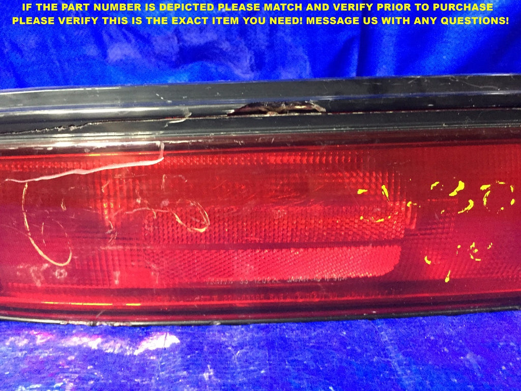 OEM 1993 1994 INFINITI J30 DRIVER LEFT TAIL LIGHT HAS DAMAGE 33 120222