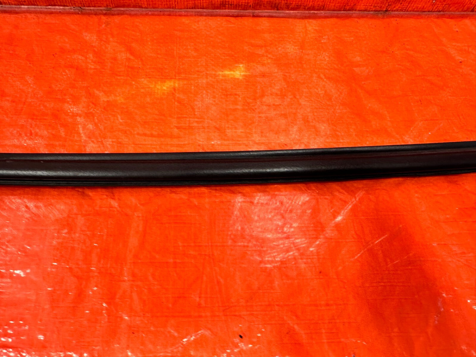 88 89 HONDA CRX   DRIVER LEFT UPPER TOP OF THE DOOR WEATHER STRIP OEM #2772