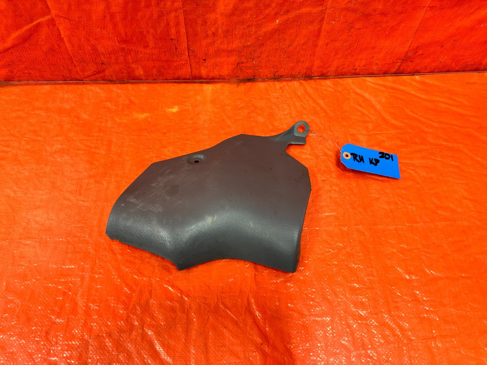 97 98 HONDA CR V CRV   KICK PANEL   PASSENGER RIGHT SIDE   GRAY COLOR OEM 3010