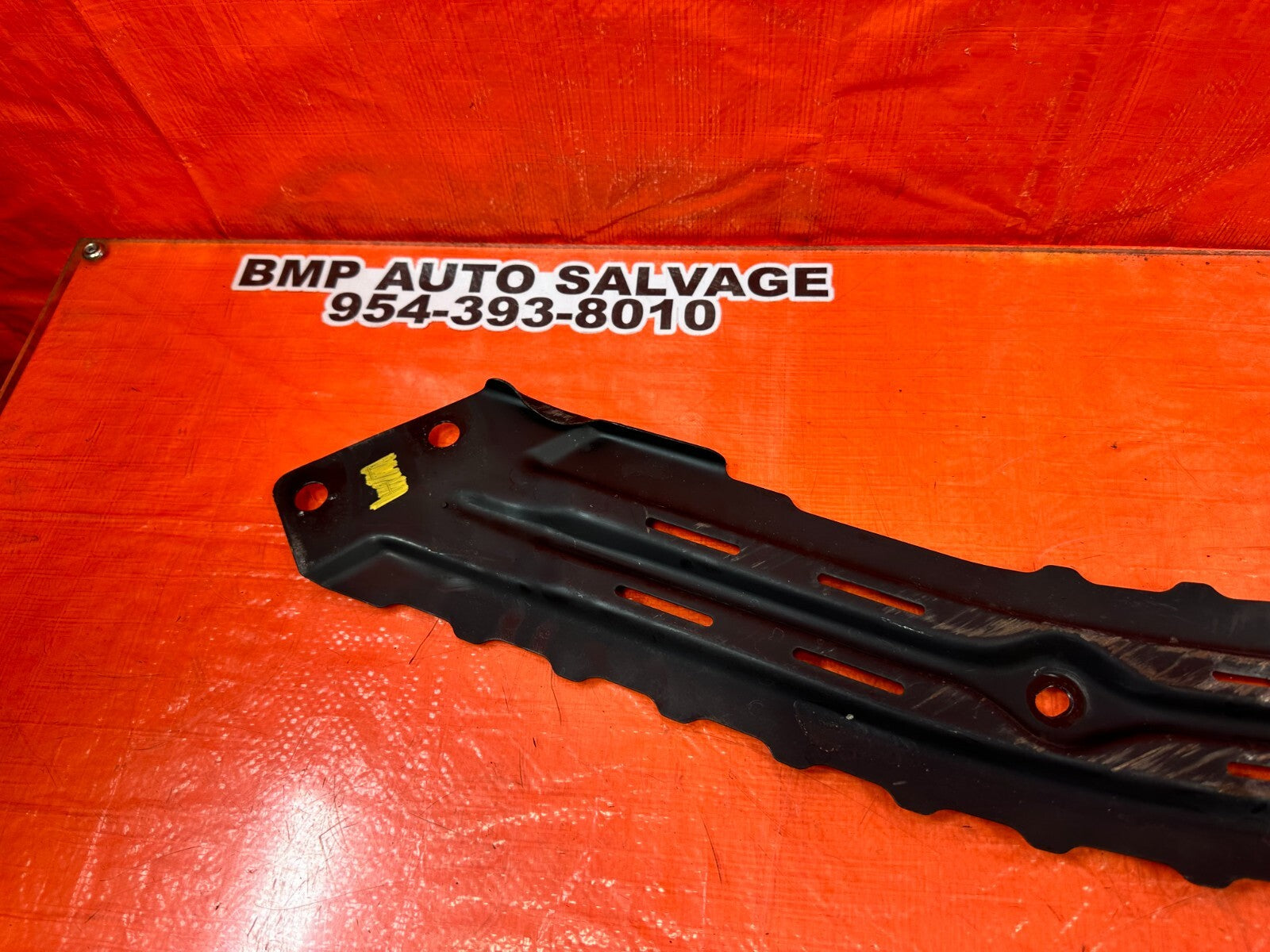 2004 04 NISSAN 350Z   DRIVER LEFT FRONT SUBFRAME BRACKET BRACE   OEM #2627