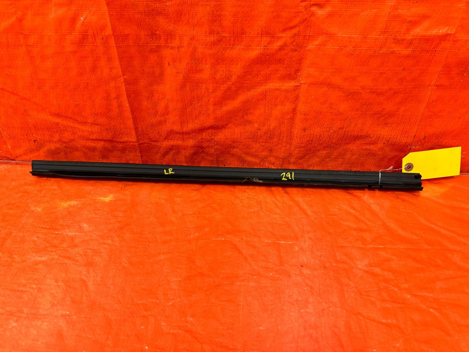 04 08 ACURA TSX   DRIVER LEFT REAR   INTERIOR INSIDE GLASS TRIM SEAL OEM 2914