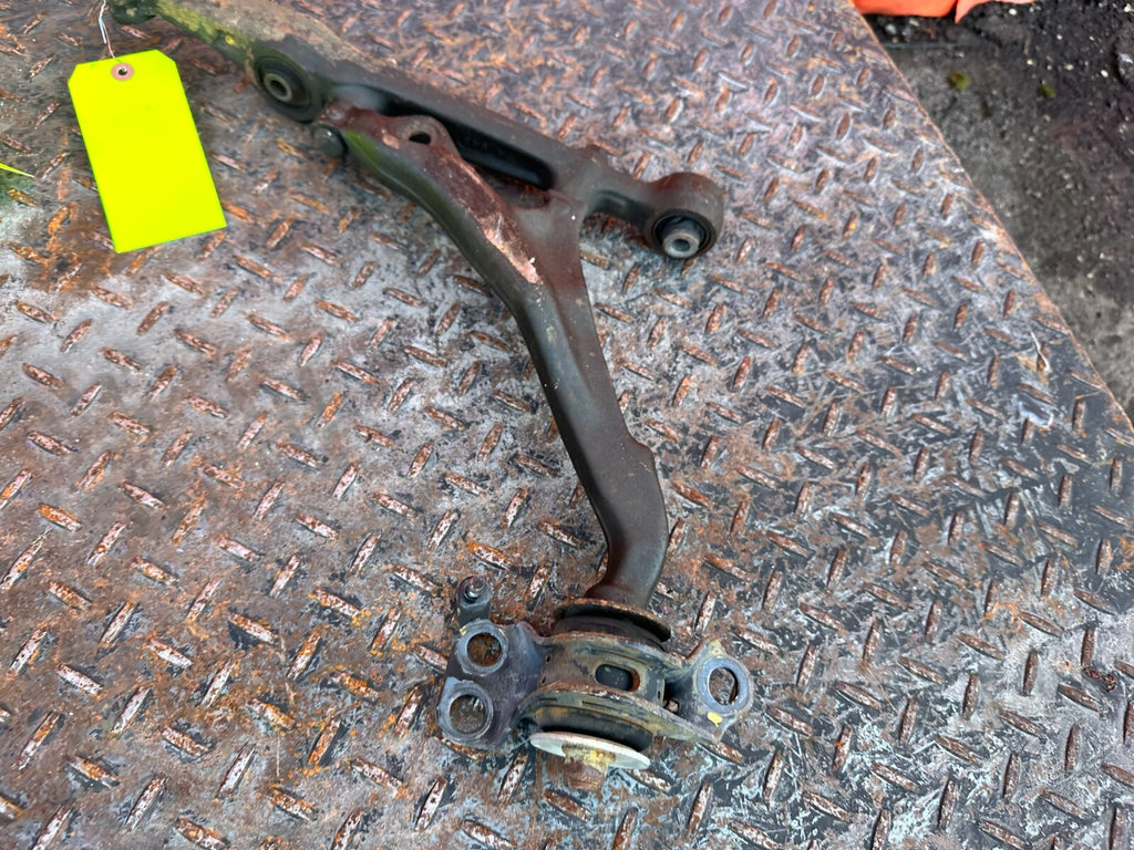 93 97 HONDA DEL SOL   LEFT AND RIGHT FRONT LOWER CONTROL ARMS   CORE USE ONLY17
