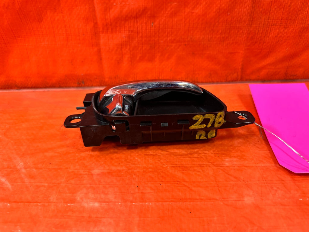 08 15 INFINITI G37 Q60 COUPE   PASSENGER RIGHT INTERIOR DOOR HANDLE   OEM #2785