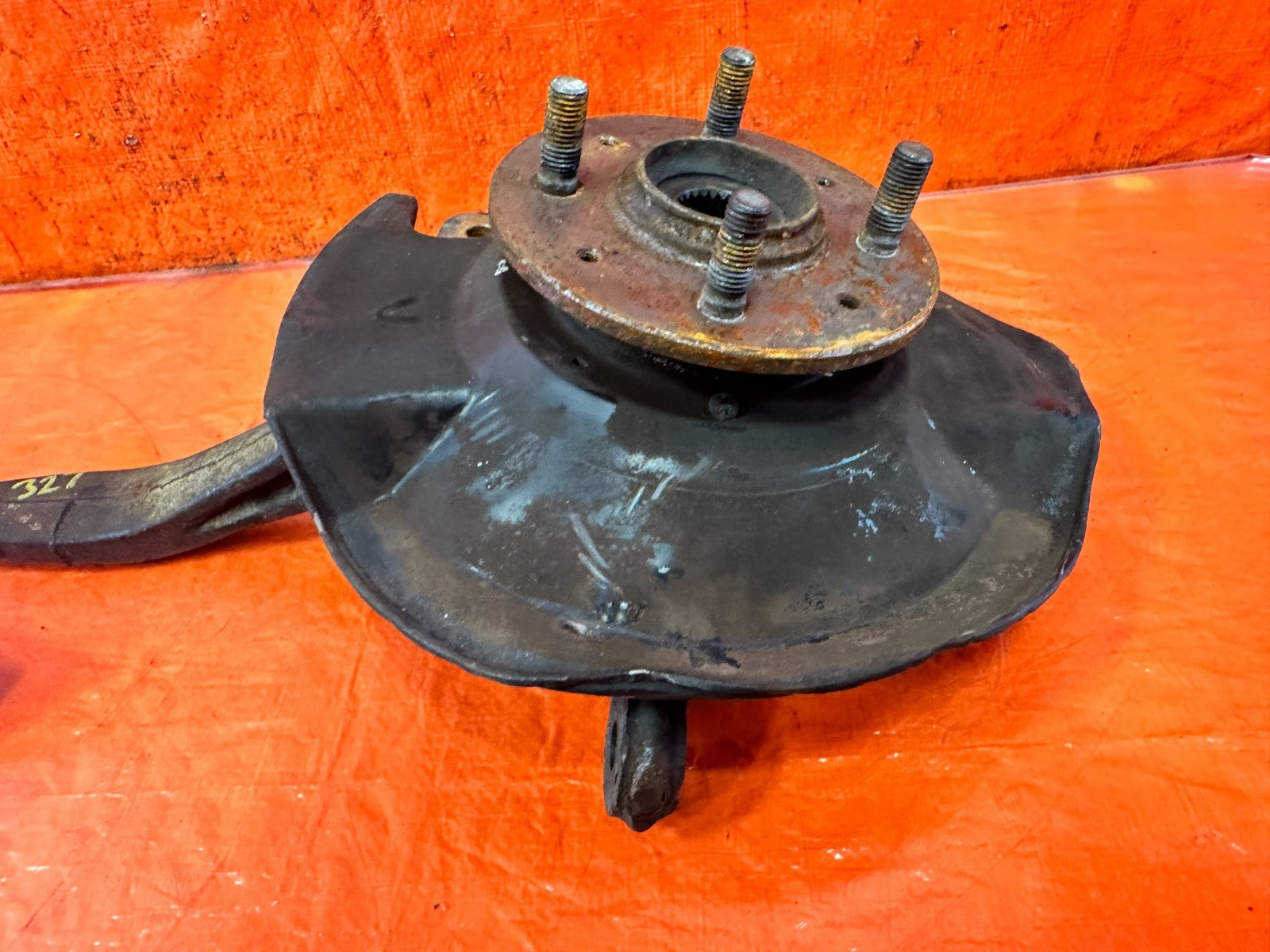 92 95 HONDA CIVIC   EX MODEL   PASSENGER RIGHT FRONT SPINDLE KNUCKLE HUB   3275