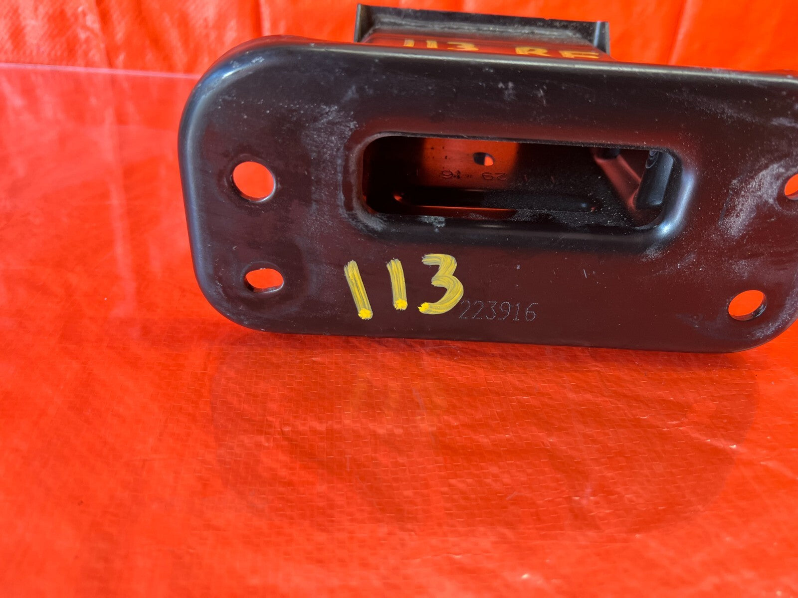 14 20 INFINITI Q50   PASSENGER RIGHT FRONT BUMBER REINFORCEMENT BAR BRACKET OEM7