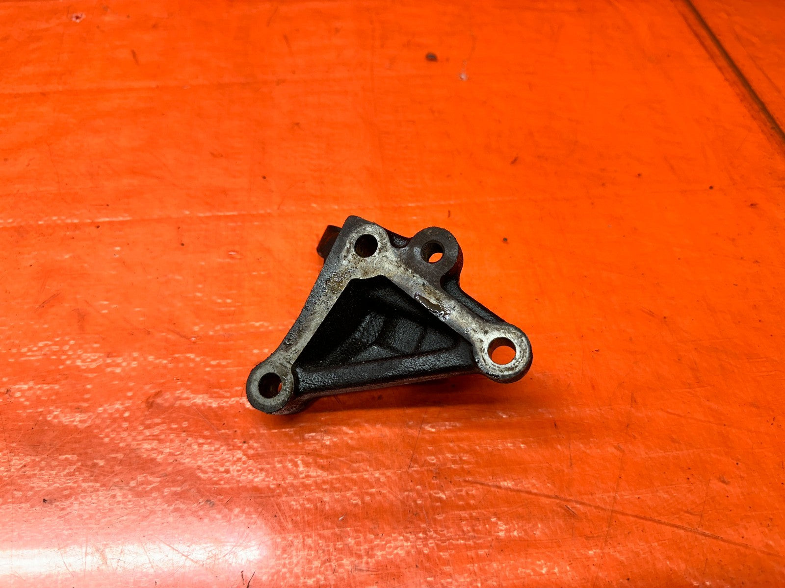 04-05 ACURA TSX 4D 2.4L K24A2 ENGINE TIMING SIDE POST MOUNT BRACKET OEM #3427