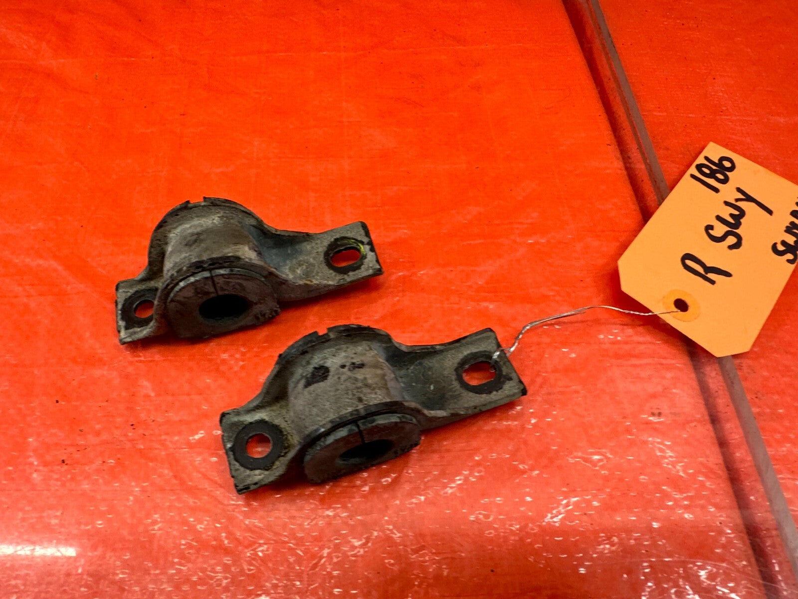 02 05 HONDA CIVIC SI EP3 HATCH REAR SWAY BAR MOUNTING BRACKET & BUSHINGS OEM 1866