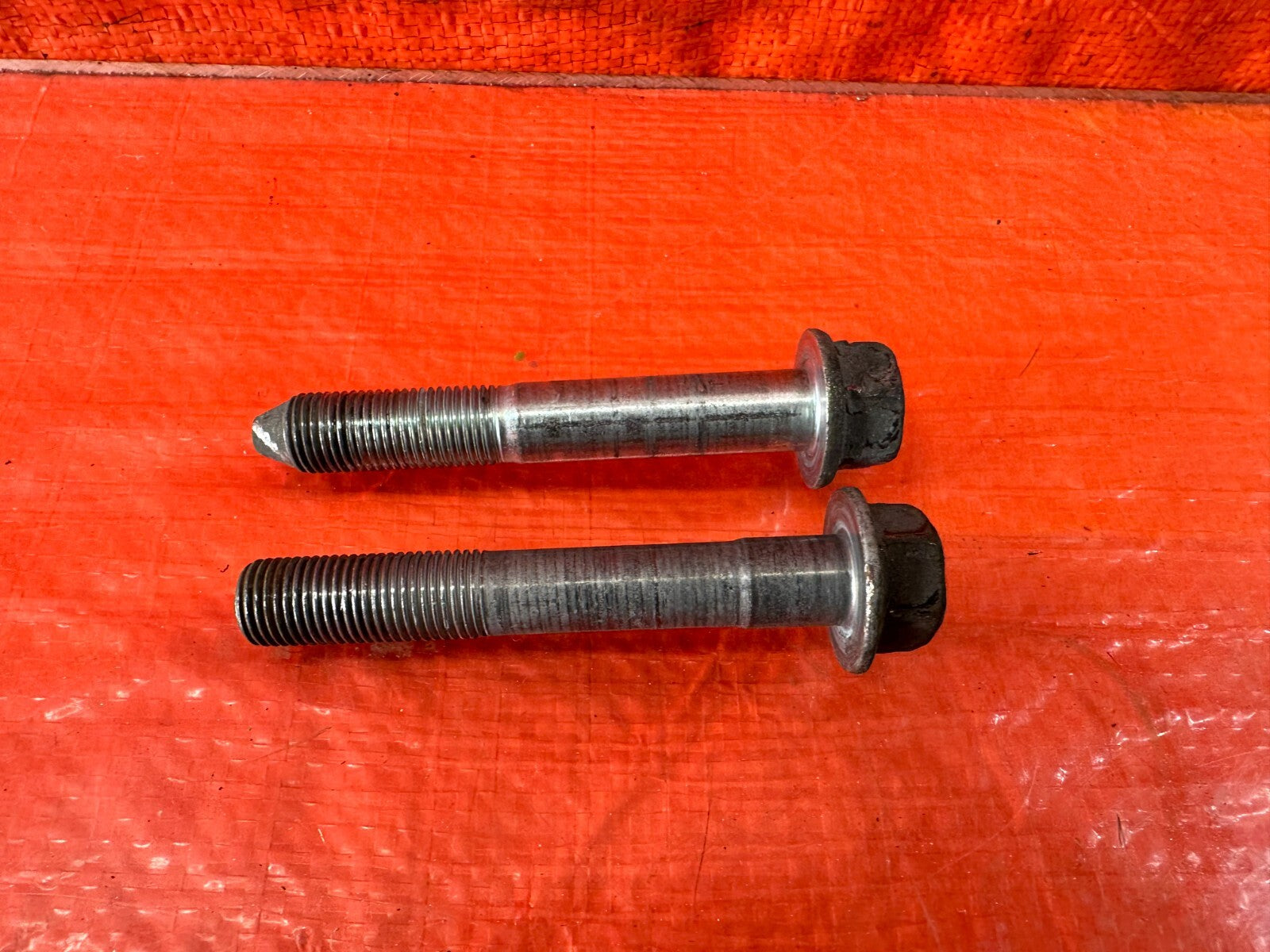 09 13 INFINITI G37 SEDAN  REAR SHOCK TO LOWER CONTROL ARM BOLTS HARDWARE OEM 2382