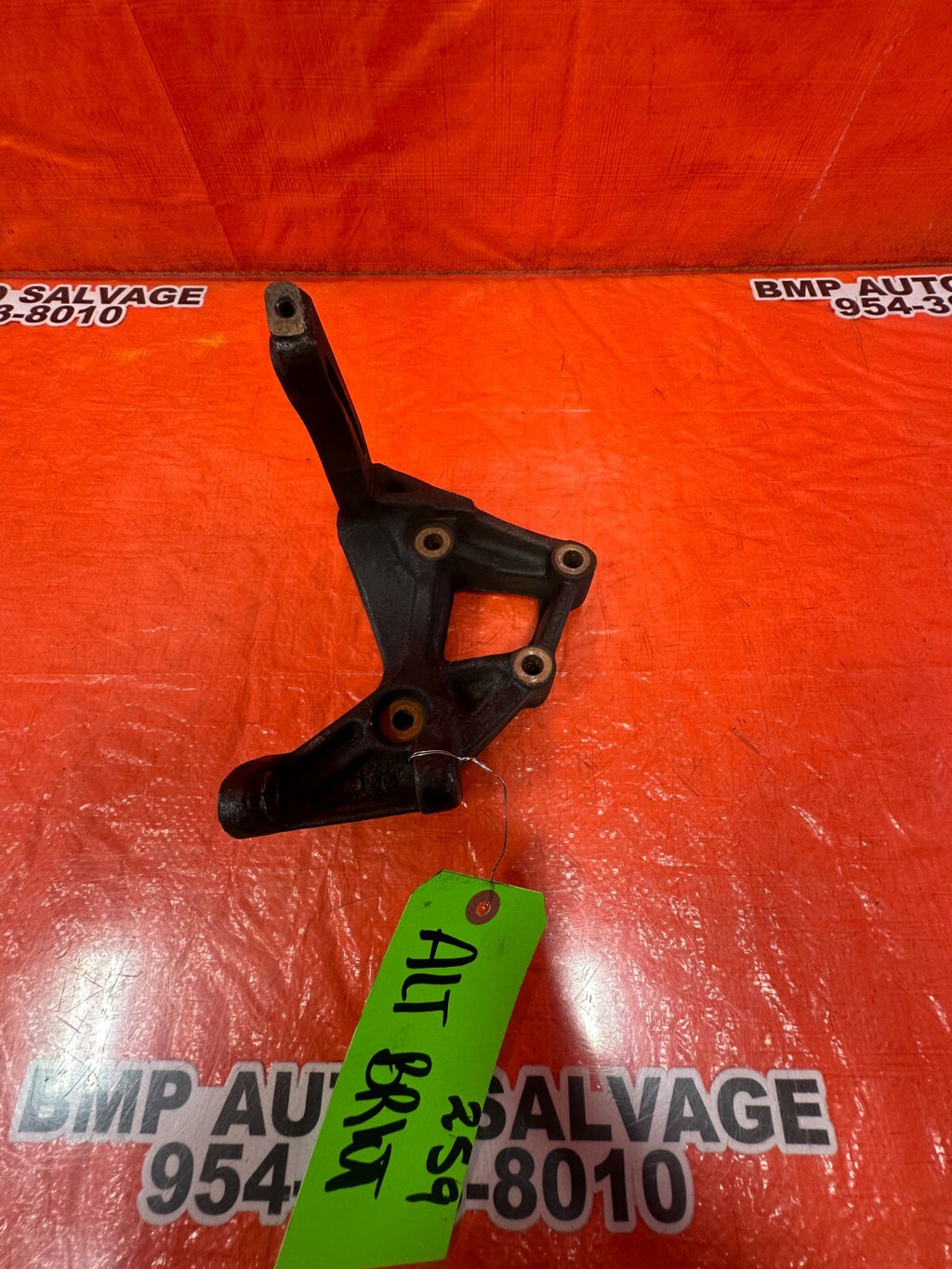 93 01 HONDA PRELUDE   H22 ENGINE MODELS ONLY   ALTERNATOR BRACKET   OEM #2597