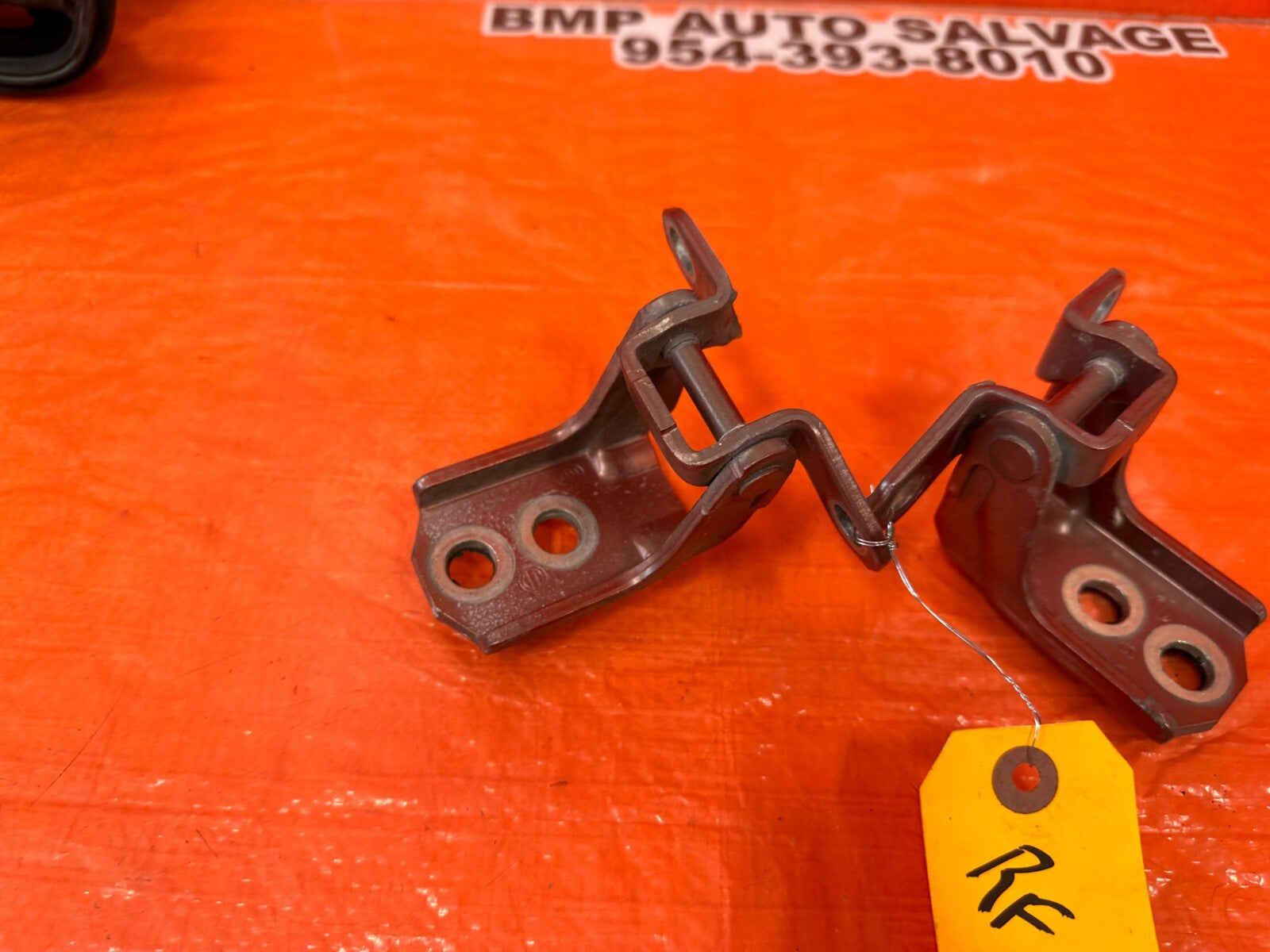 14 20 INFINITI Q50   PASSENGER RIGHT FRONT DOOR HINGE SET UPPER LOWER   OEM #1135