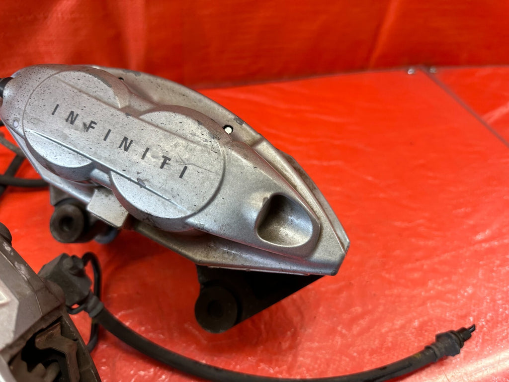 08 15 INFINITI G37 & Q60 SPORT   AKEBONO   BRAKE CALIPERS LEFT & RIGHT   OEM 18814