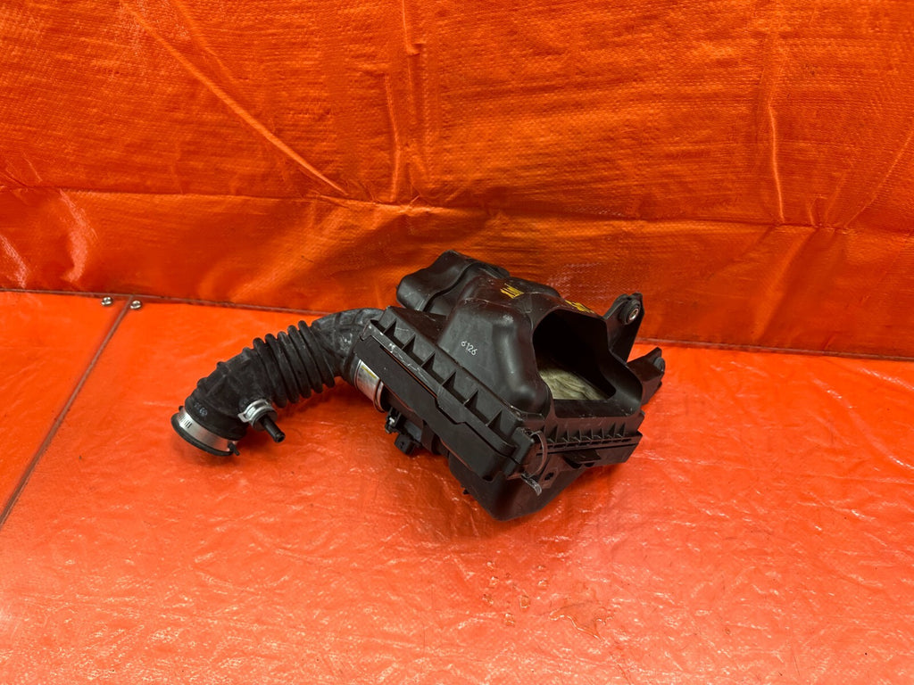 16 20 INFINITI Q50 Q60 3.0 COMPLETE AIR INTAKE HOUSING W/ INLET DUCT ARM RIGHT R10