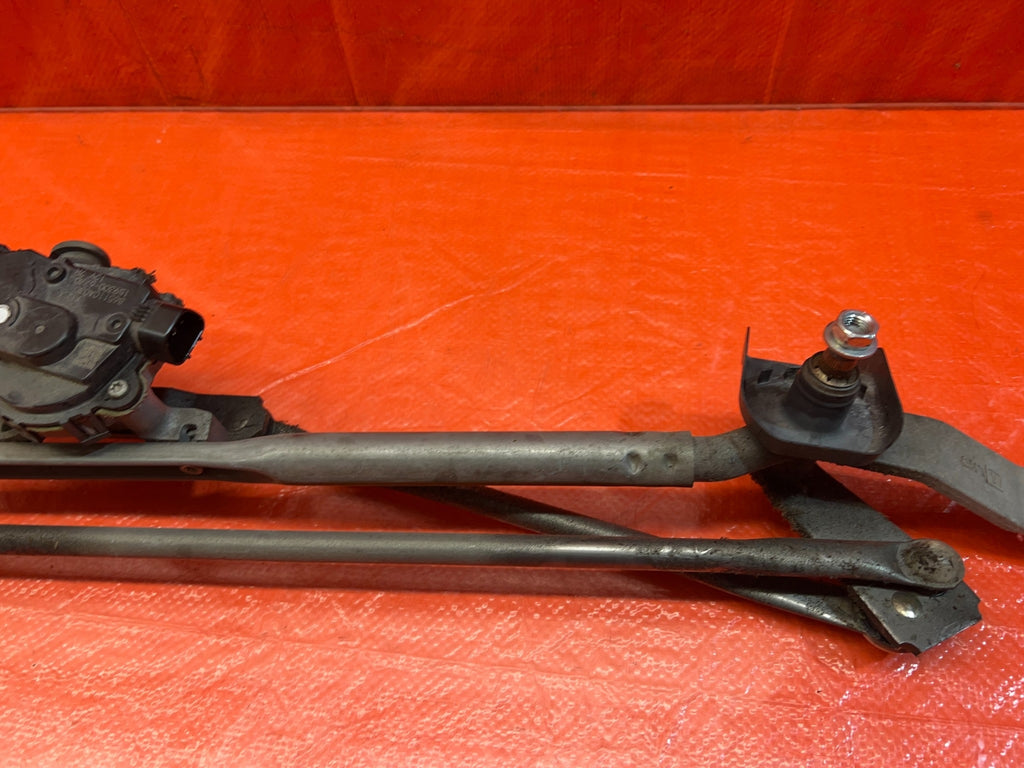 13 16 SCION FRS   13 20 BRZ   WINDSHIELD WIPER MOTOR W/ LINKAGE   OEM #1646