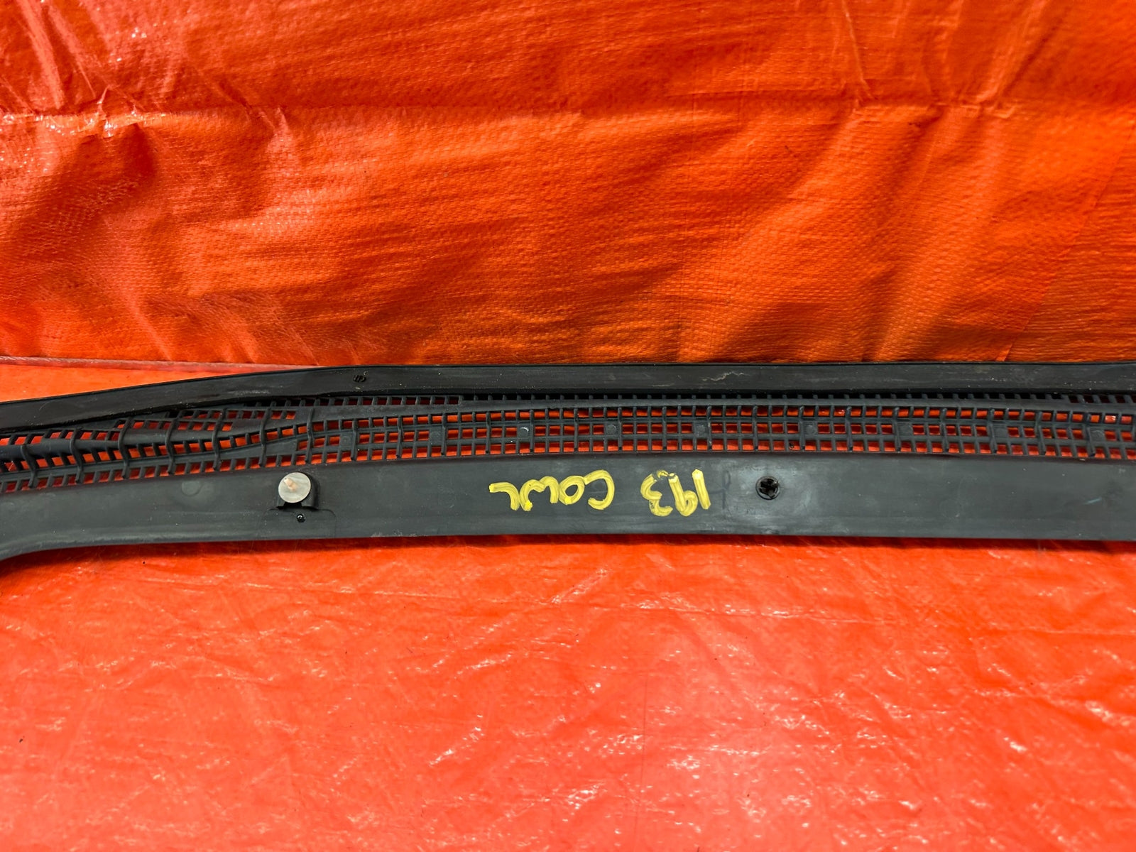 95 98 HONDA ODYSSEY   WINDSHIELD WIPER COWL TRIM PLASTIC   OEM FACTORY #19314
