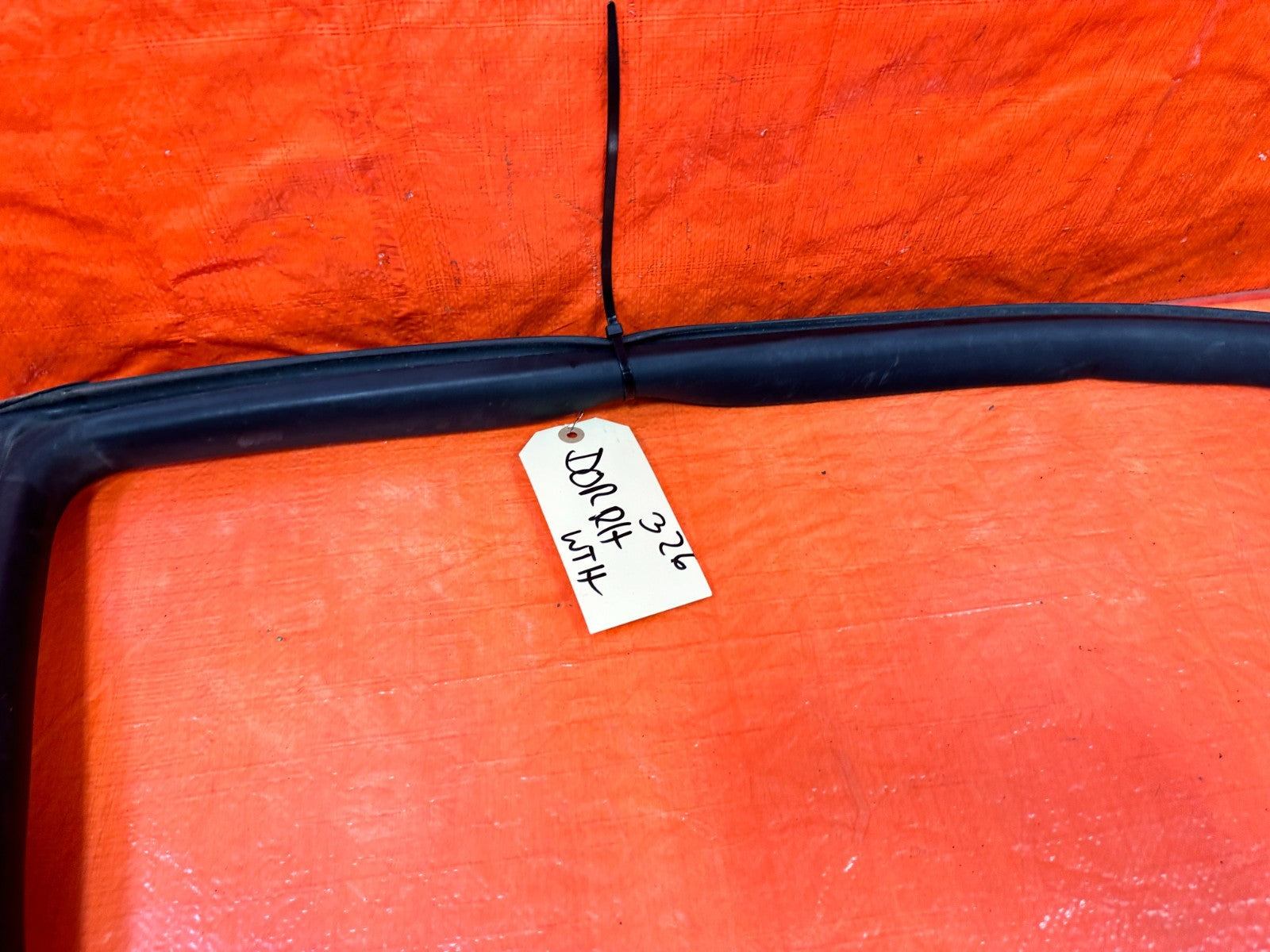 10 16 HYUNDAI GENESIS COUPE   RIGHT DOOR UPPER WEATHER STRIP SEAL OEM #3267