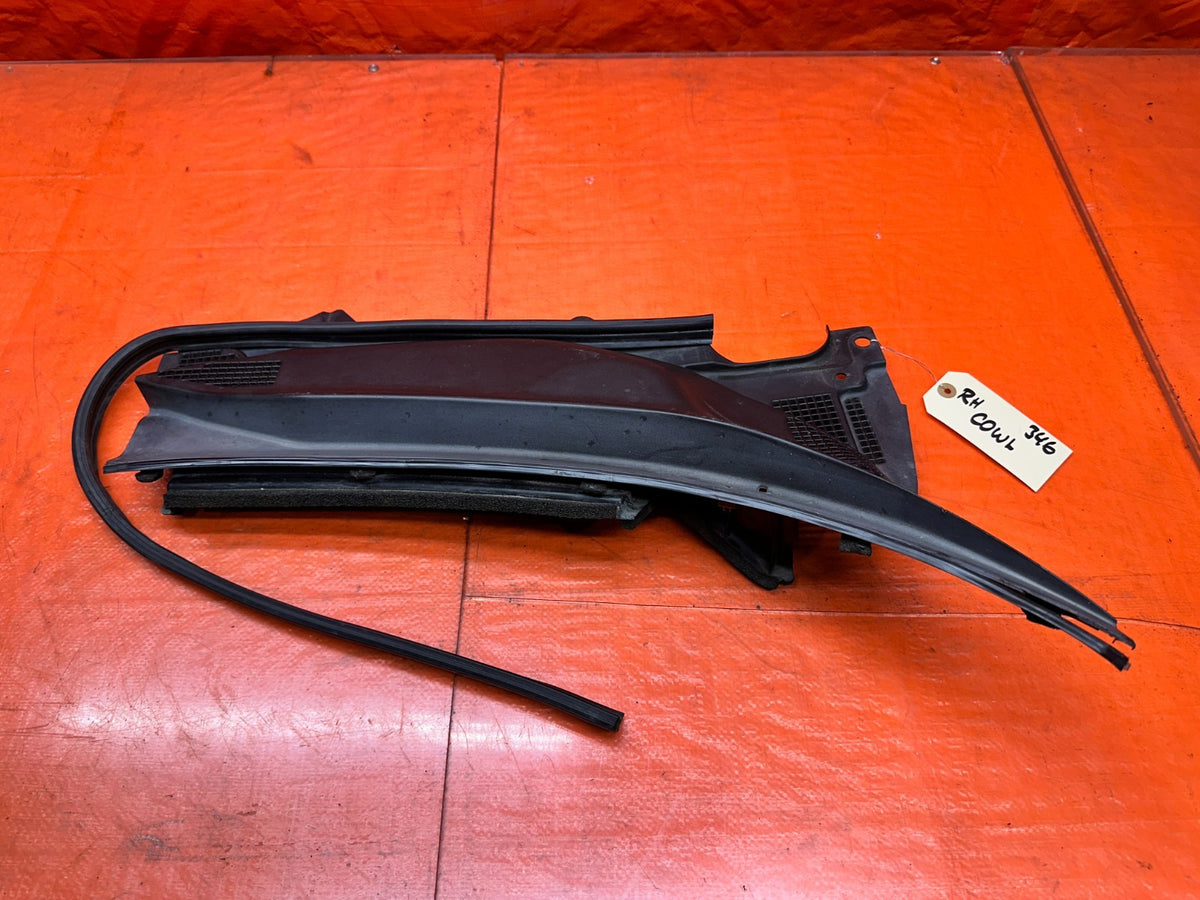 03-08 NISSAN 350Z PASSENGER RIGHT WINDSHIELD WIPER COWL TRIM PANEL OEM #3464