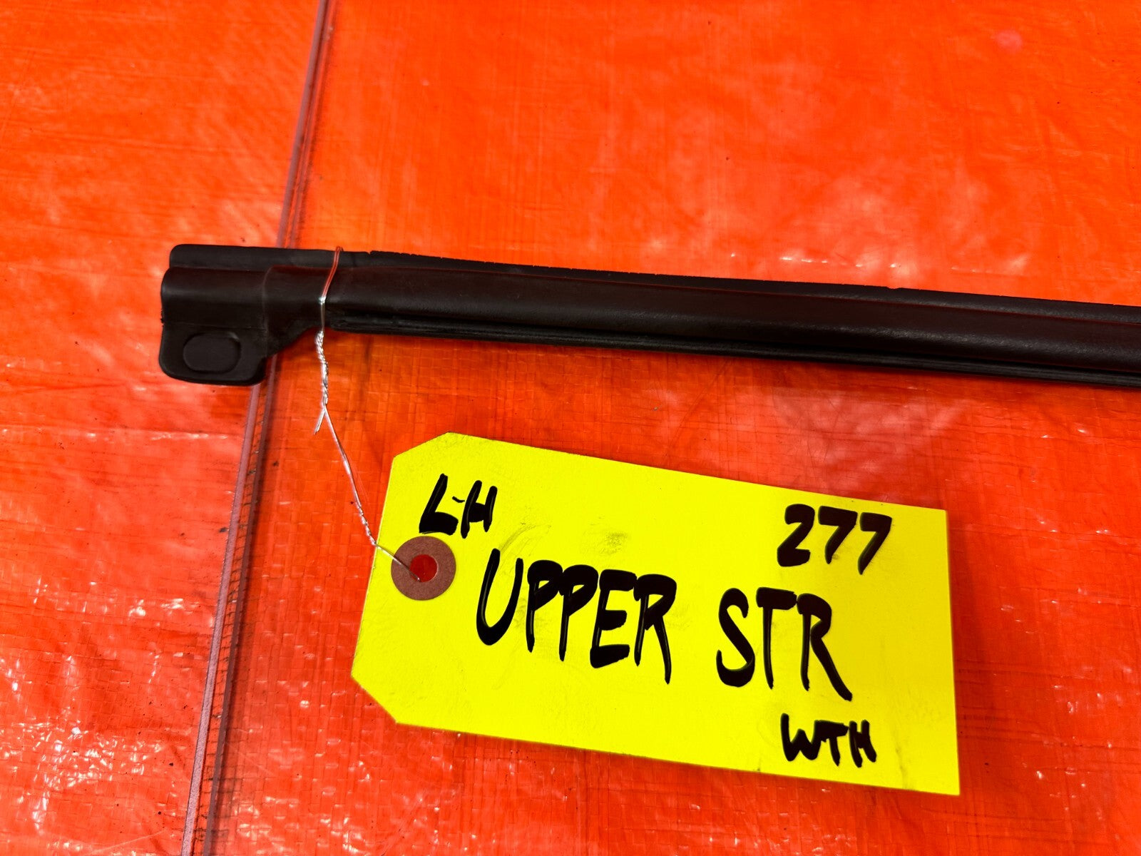 88 89 HONDA CRX   DRIVER LEFT UPPER TOP OF THE DOOR WEATHER STRIP OEM #2771