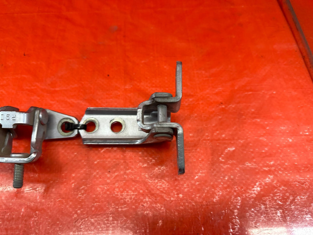 08 15 LANCER EVOLUTION X EVO 10   DOOR HINGE SET UPPER & LOWER RIGHT REAR 2145