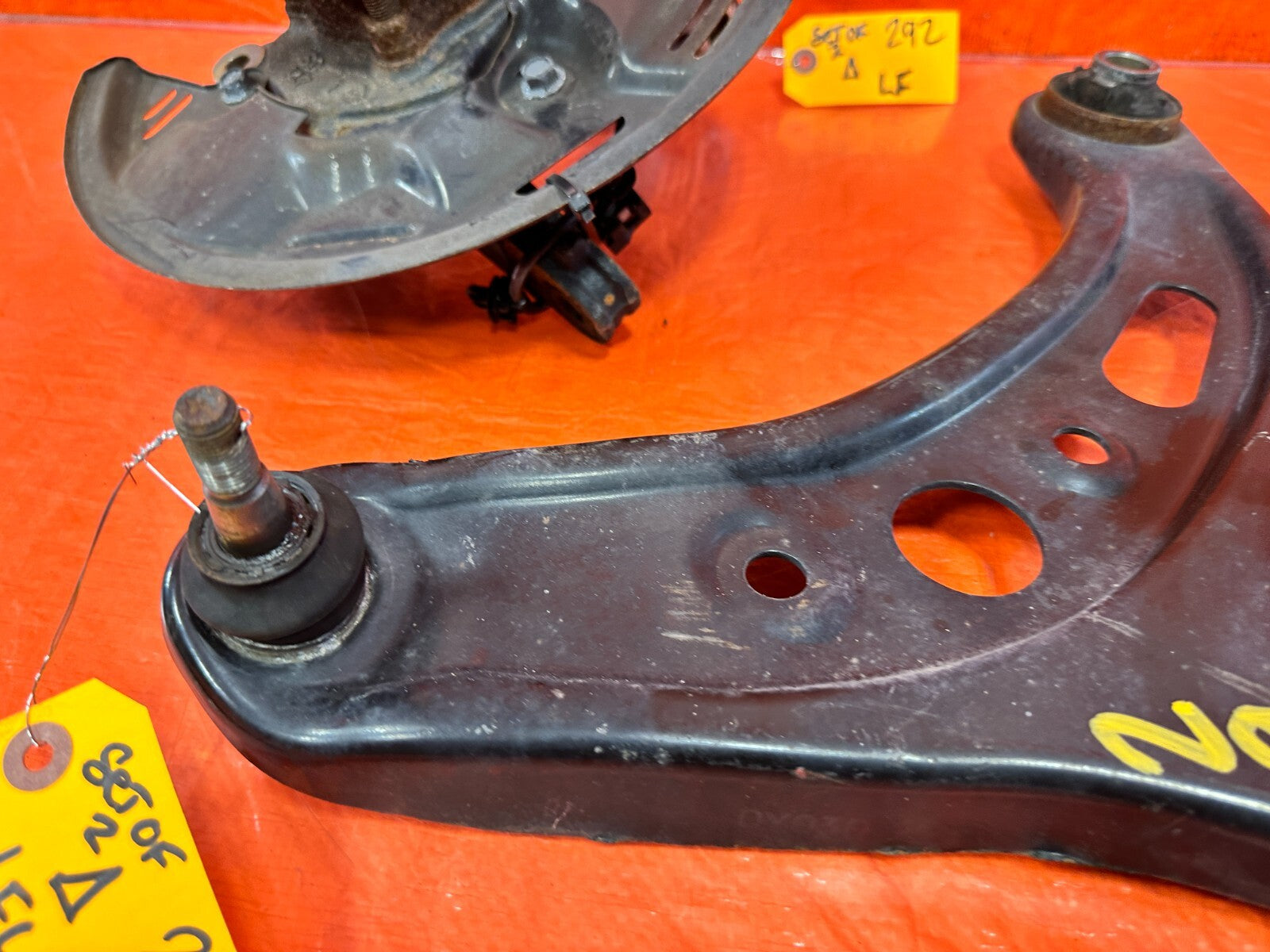 13 24 SUBARU BRZ   DRIVER LEFT FRONT SPINDLE KNUCKLE HUB & LOWER ARM OEM 2922
