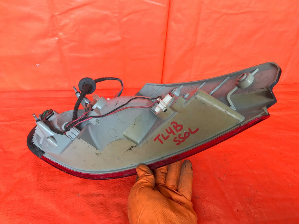 OEM 2002 2003 2004 KIA SPECTRA   SEDAN   PASSENGER RIGHT TAIL LIGHT LAMP 02 0310