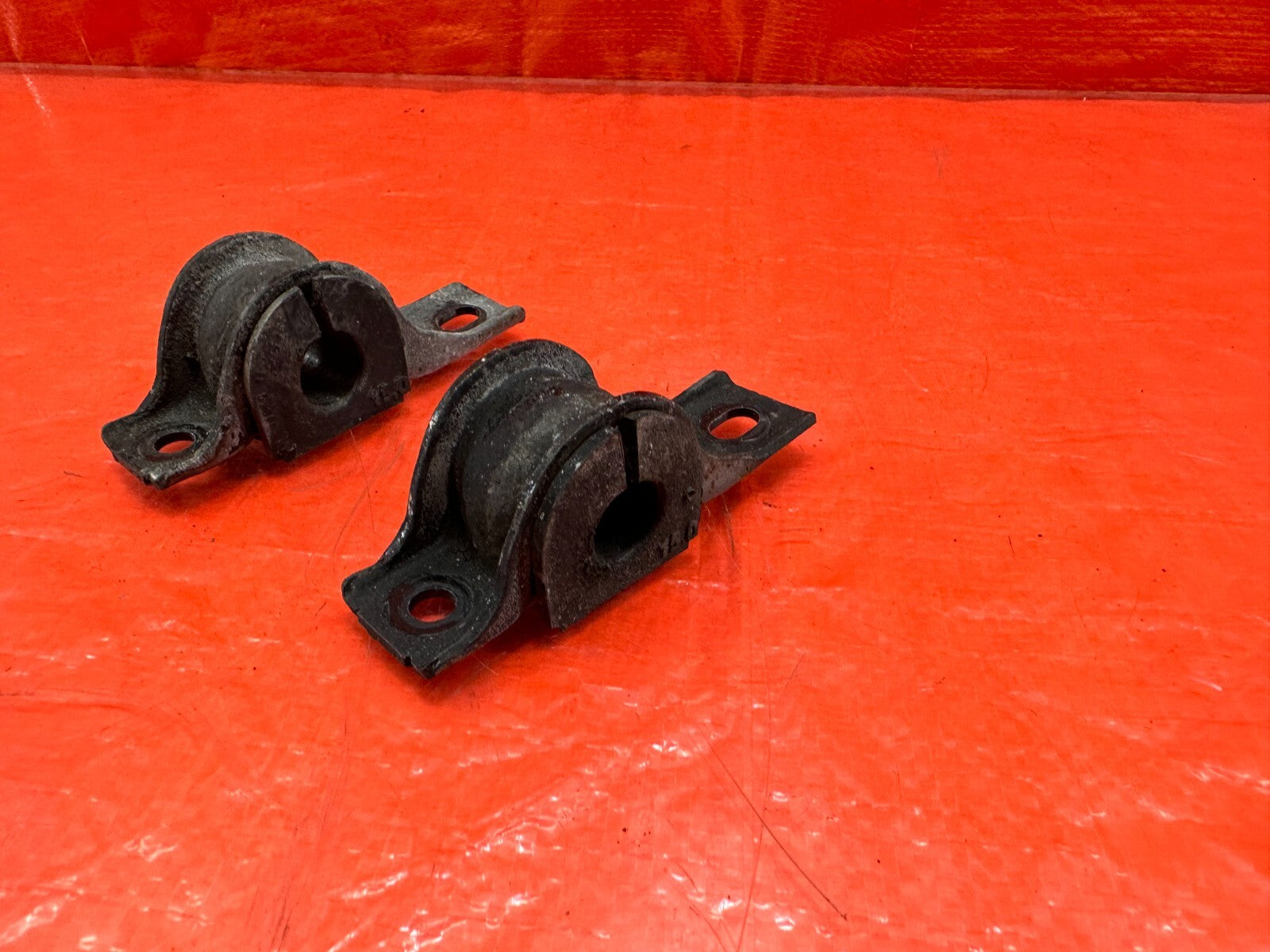 02 05 HONDA CIVIC SI EP3 HATCH REAR SWAY BAR MOUNTING BRACKET & BUSHINGS OEM 1875