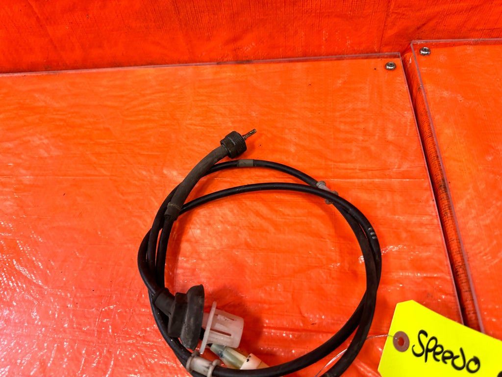 90 97 MAZDA MX 5 MIATA   GAUGE CLUSTER SPEEDOMETER CABLE   MANUAL   OEM #2676