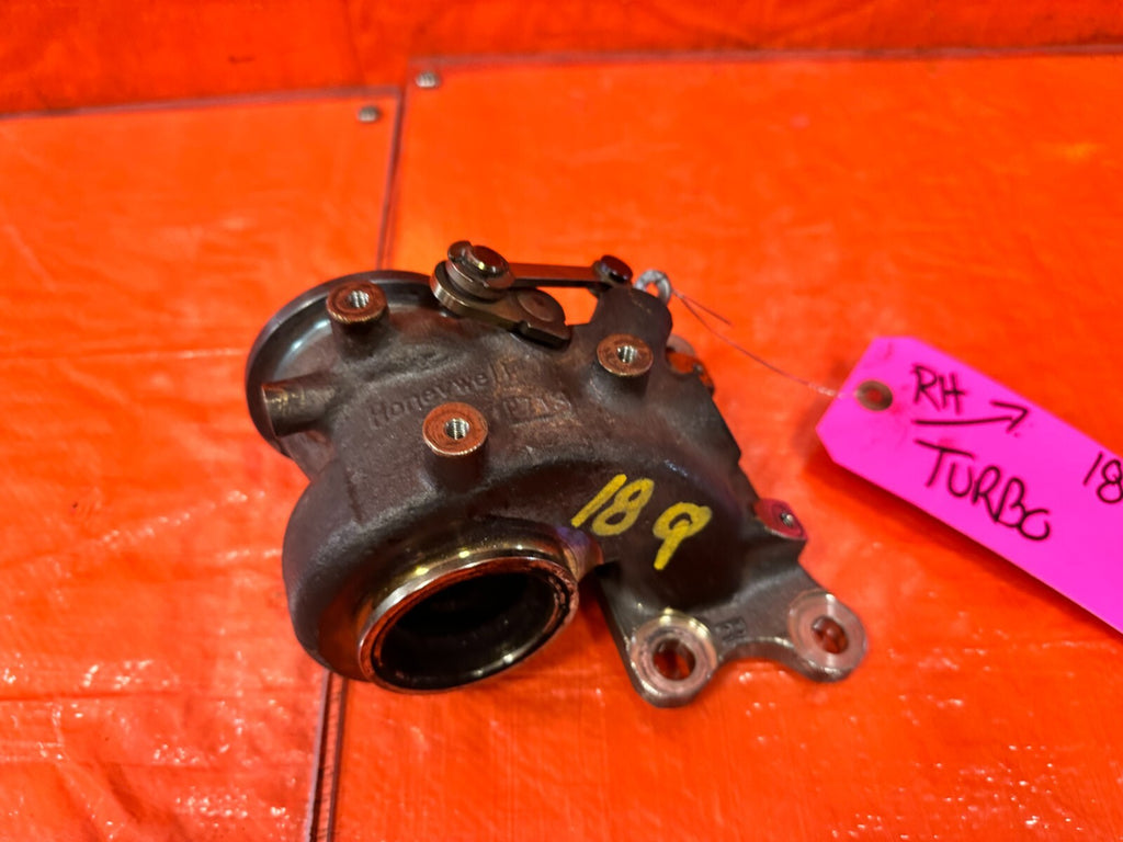 16 20 INFINITI Q50 & Q60   3.0L 300HP   PASSENGER RIGHT TURBO CHARGER HOUSING 186