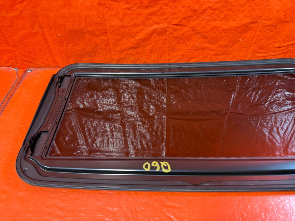 17 22 INFINITI Q60   SUNROOF MOONROOF SLIDING ROOF GLASS   OEM FACTORY OE15