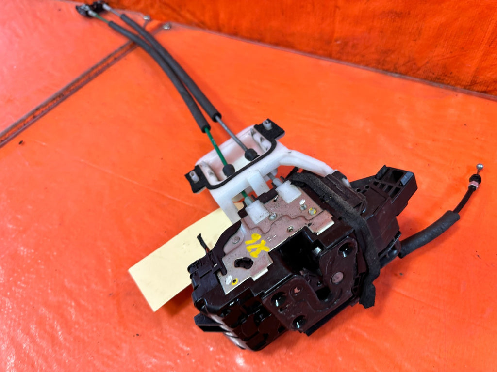 10 16 HYUNDAI GENESIS COUPE   PASSENGER RIGHT FRONT DOOR LOCK ACTUATOR   OEM 3264