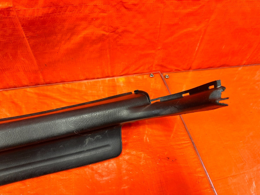 96 00 HONDA CIVIC COUPE   LEFT AND RIGHT FLOOR PILLARS SCUFF PLATES GRAY OEM 2747