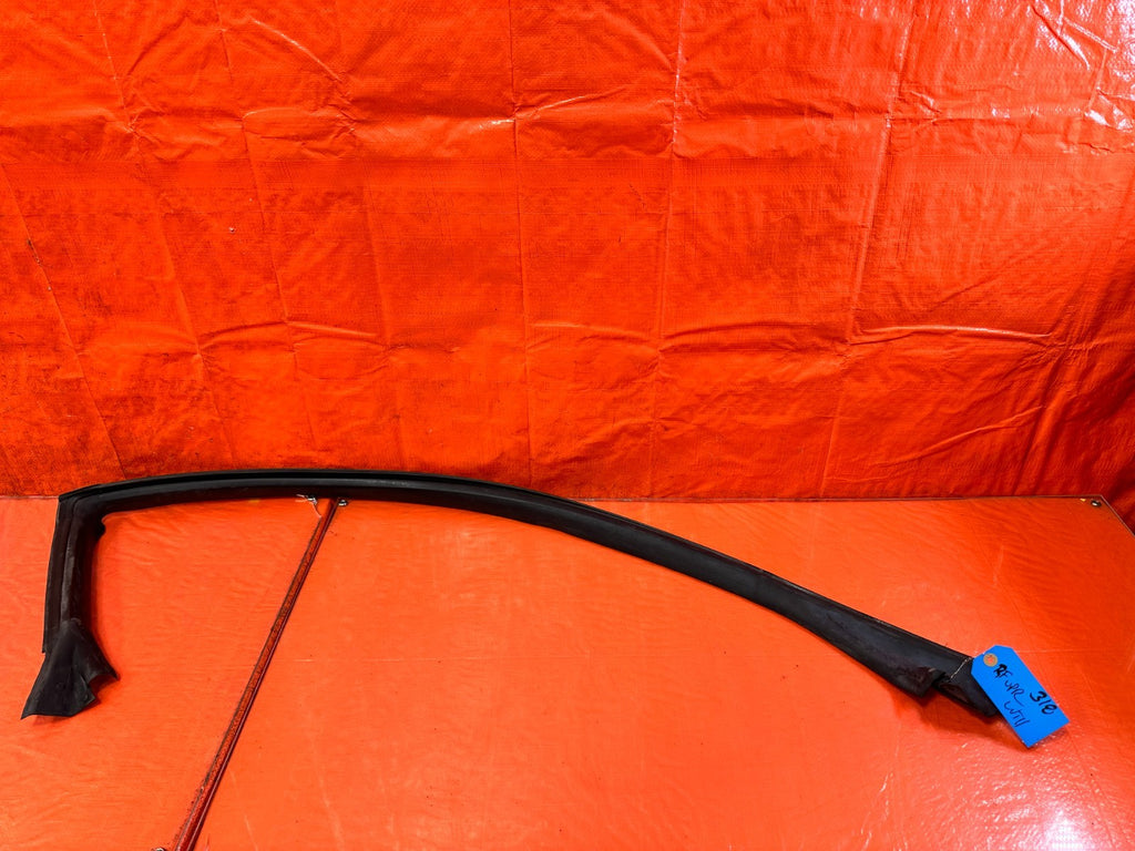 10 16 HYUNDAI GENESIS COUPE   RIGHT DOOR UPPER WEATHER STRIP SEAL OEM #3180