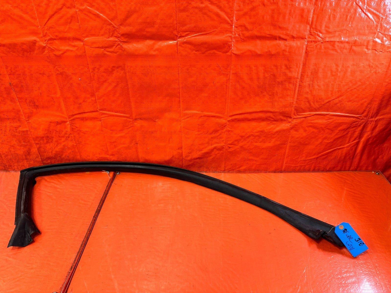 10 16 HYUNDAI GENESIS COUPE   RIGHT DOOR UPPER WEATHER STRIP SEAL OEM #3180