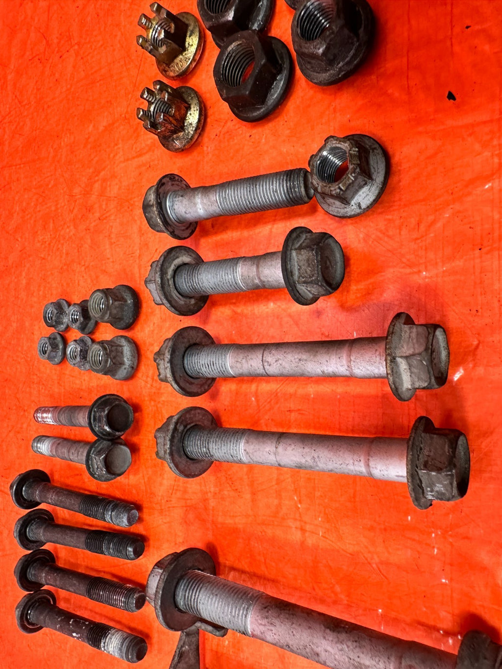 08 15 INFINITI G37 & Q60 FRONT CONTROL ARM BOLTS   UPPER LOWER SPINDLE   OEM 3203