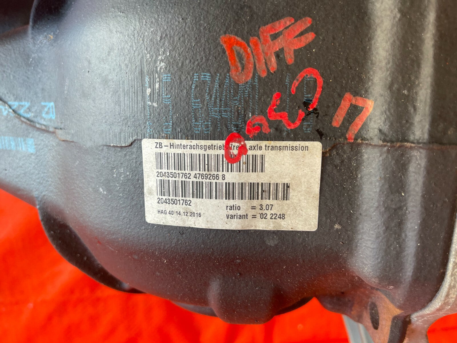 16 17 MERCEDES BENZ C300 W205   4MATIC   REAR DIFFERENTIAL CARRIER PUMPKIN OEM  6