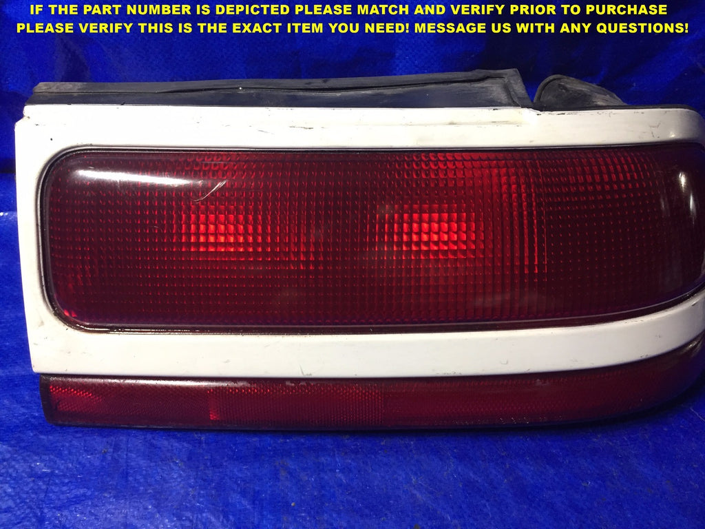 OEM 1992 1993 1994 PLYMOUTH PASSENGER RIGHT TAIL LIGHT 92 93 94 WHITE2
