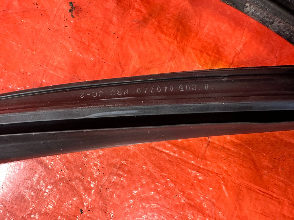 97 01 HONDA CR V CRV   DRIVER LEFT REAR WINDOW GLASS RUN CHANNEL OEM 3015